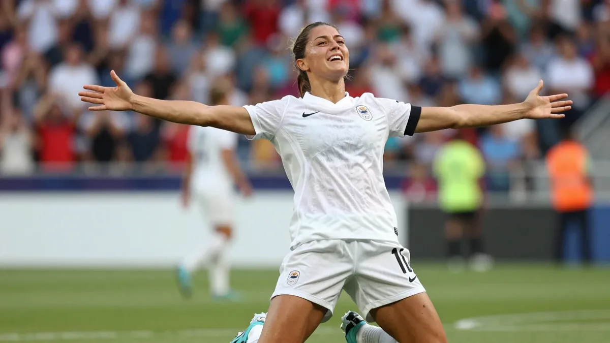 Olivia Holdt scored twice in a 2-0 Women's Super League victory over Crystal Palace, a result that keeps Tottenham...