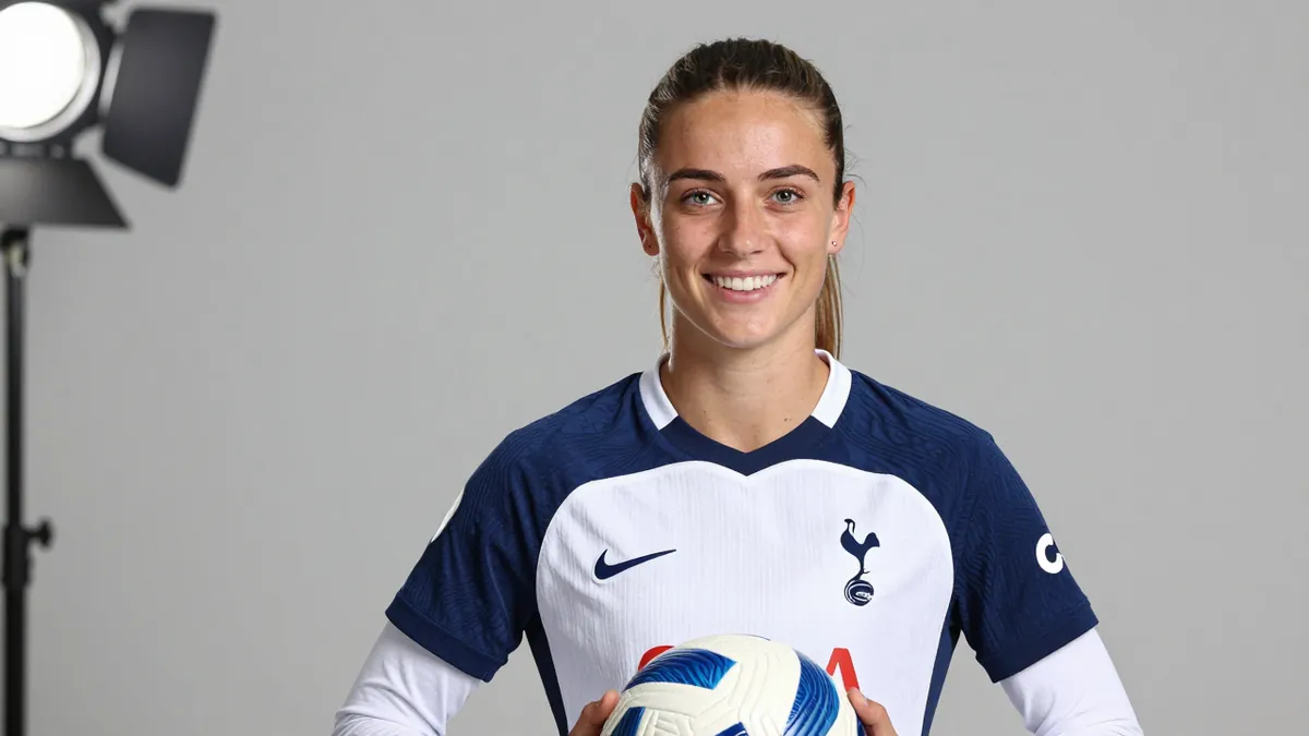 Tottenham Hotspur Women have signed Norway international Signe Gaupset for a club-record fee of £378,000